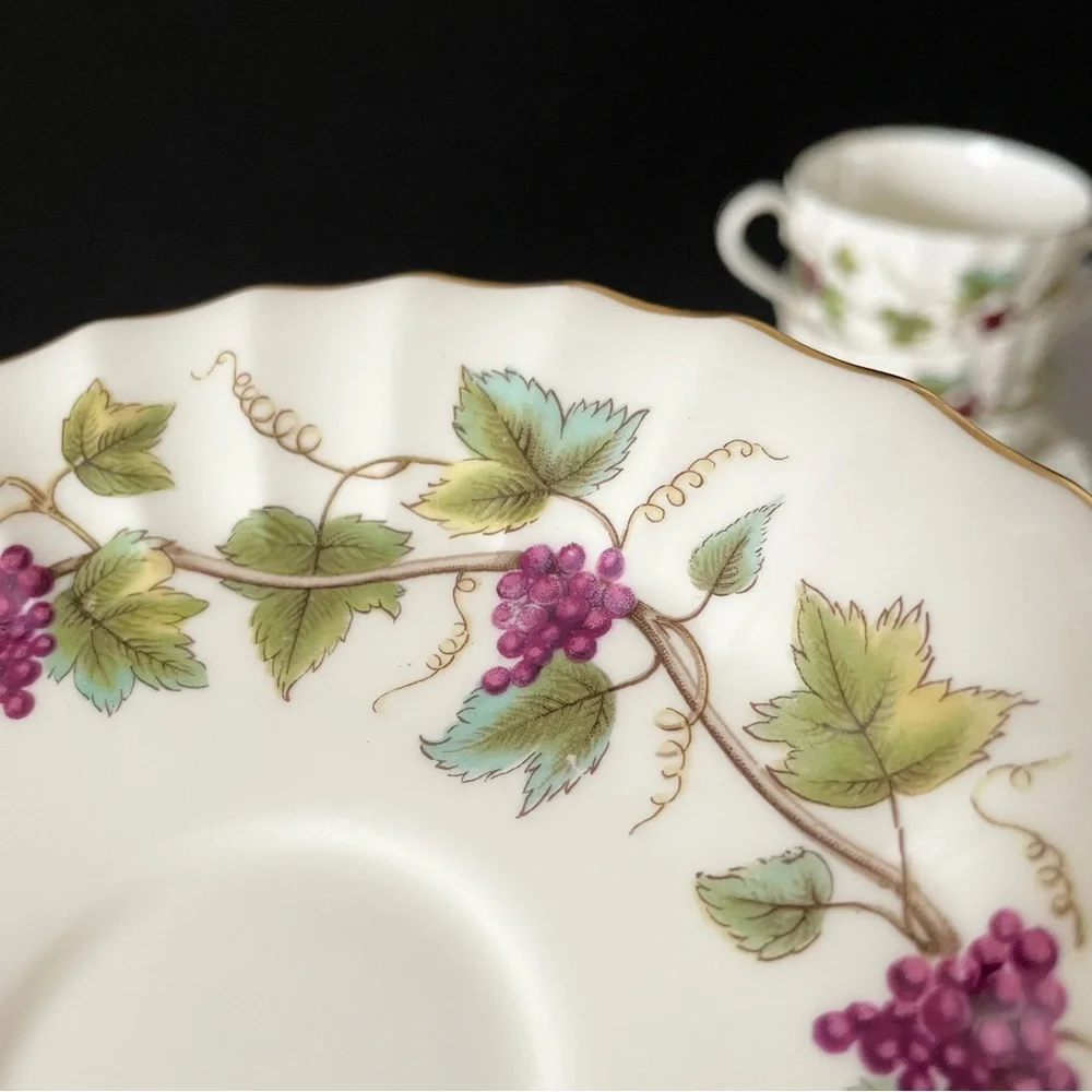 16 Piece SET - Cups & Saucers - Bacchanal by Royal Worcester